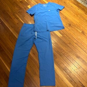 Ceil Blue Figs Livingston Scrubs (L top, Large Tall Pants)